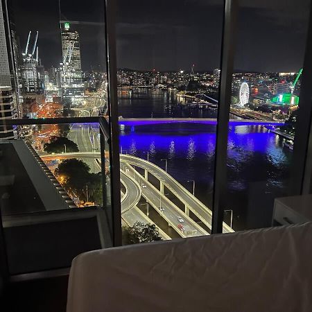 City Living - Brisbane River-View 2 Bedroom Apt Экстерьер фото